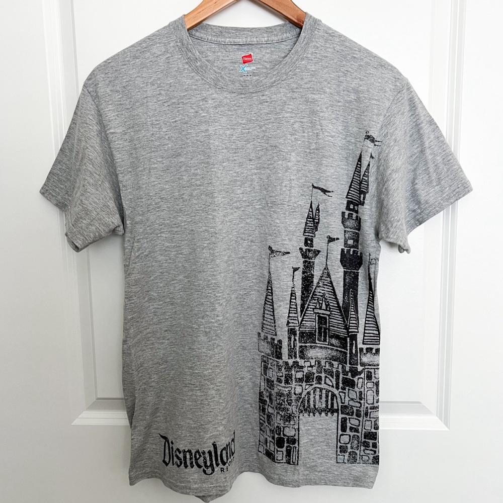 Unisex Gray Disneyland Resort Castle Tee Size M